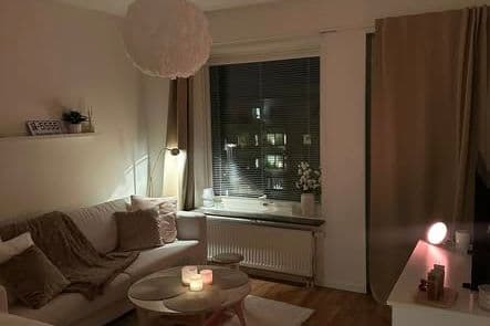 Möblerad 1:a nära Högskolan