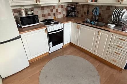 2 rok i Hovslätt med parkering